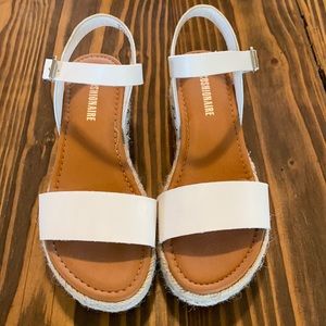 Platform Sandals Cushionaire